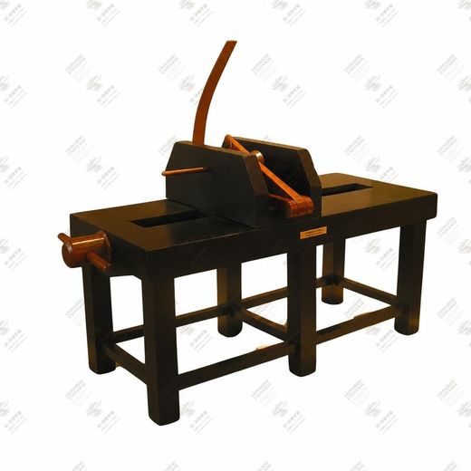 《木工车床》 Tornio per legno